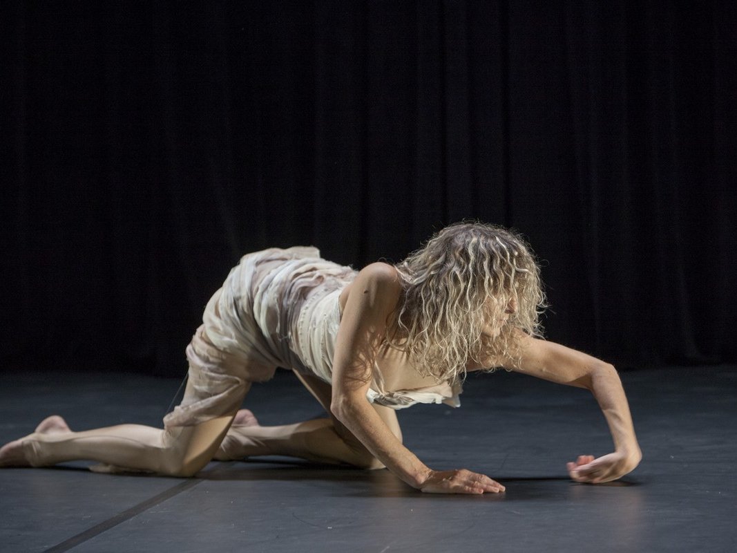 La Chatte métamorphosée en Femme