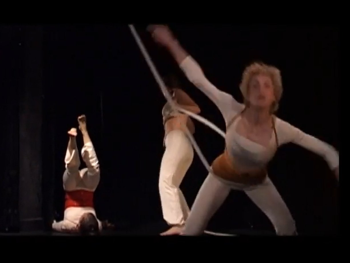 Rouge derrière les yeux · Simonot, Dumez